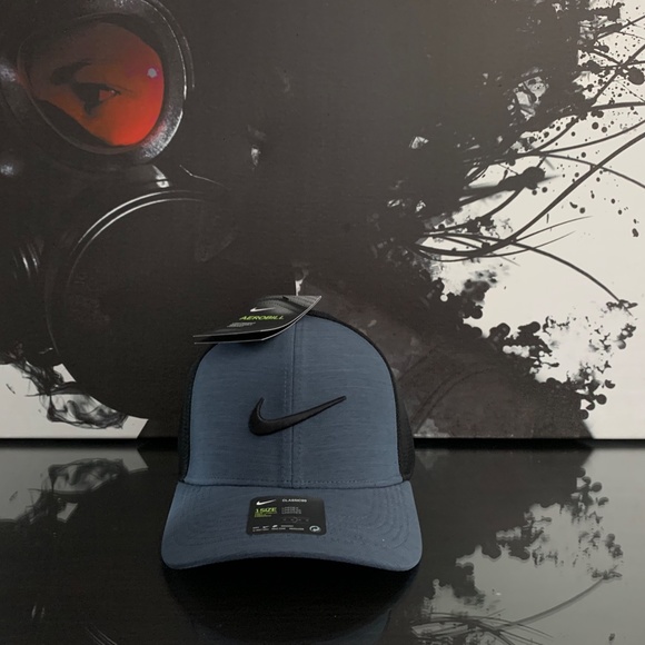 Nike Other - NIKE AEROBILL CLASSIC99 ADJUSTABLE GOLF HAT